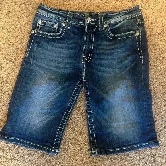 NWOT- Miss me Bermuda boyfriend shorts- dark wash- waist size 27”. - Picture 1 of 8